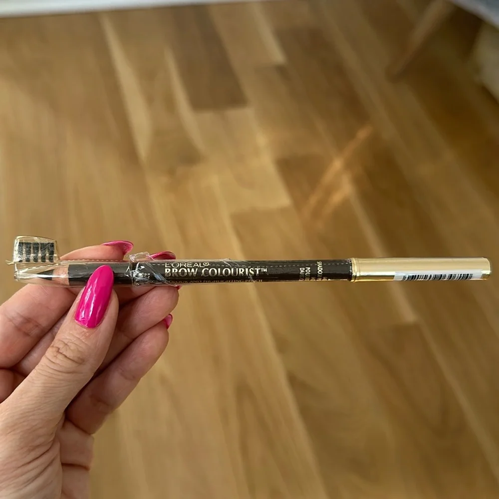 L’Oreal Brow Colourist pencil in dark brown NWT